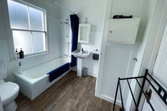 spacious 4-bedroom villa - bathroom