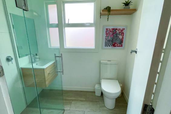 CND unit 3 - bathroom